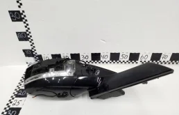 Стекла и зеркала для Land Rover Discovery 2018 года на фотографиях