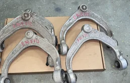 Рычаг передний левый верхний для BMW X5 на фотографиях