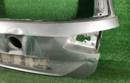 Крышка багажника для Volkswagen Passat 2016 года на фотографиях