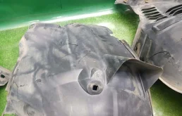 Крыло правое для Mercedes-Benz S class 2001 года на фотографиях