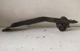 Подрамник двигателя для Nissan X-Trail 2000 года на фотографиях