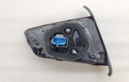 Фонарь внутренний правый для Volkswagen Passat 2019 года на фотографиях