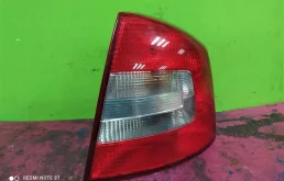 Фонарь правый для Skoda Octavia 2004 года на фотографиях