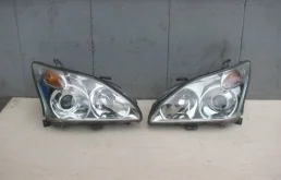 Фара правая для Lexus RX 2003 года на фотографиях