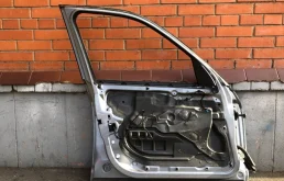 Дверь передняя левая для BMW X3 2005 года на фотографиях