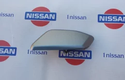 Крышка форсунки фароомывателя левая для Nissan X-Trail 2018 года на фотографиях