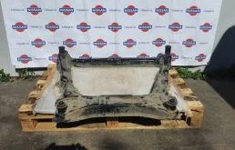 Подрамник двигателя для Nissan X-Trail 2014 года на фотографиях