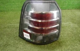 Фонарь левый для Toyota Land Cruiser 2011 года на фотографиях