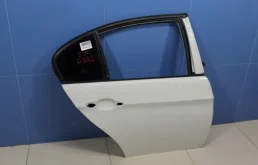 Двери для BMW 3er 2006 года на фотографиях