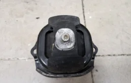 Опора двигателя передняя левая верхняя для BMW X5 на фотографиях