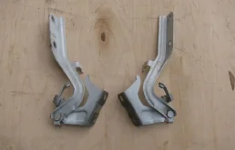 Крепление петли капота для Nissan Juke на фотографиях