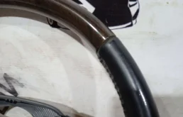 Руль для Toyota Land Cruiser 2021 года на фотографиях