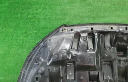 Капот для Mercedes-Benz V class 2020 года на фотографиях