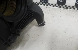 Корпус воздушного фильтра для Ford Focus 2015 года на фотографиях