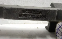 Абсорбер переднего бампера для Toyota RAV4 2013 года на фотографиях