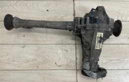 Редуктор переднего моста для Volkswagen Touareg 2009 года на фотографиях