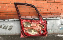 Дверь передняя левая для Suzuki SX4 2009 года на фотографиях