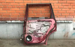 Дверь задняя правая для Subaru Forester 2012 года на фотографиях