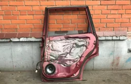 Дверь задняя правая для Subaru Forester 2012 года на фотографиях