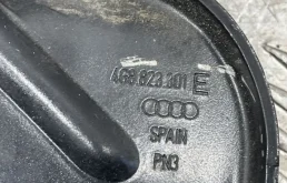 Петля капота левая для Audi A7 2011 года на фотографиях