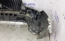 Решетка переднего бампера для Volvo XC90 2017 года на фотографиях