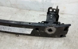 Усилитель бампера передний верхний для Toyota RAV4 2014 года на фотографиях