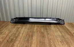 Усилитель переднего бампера для Volvo XC90 2002 года на фотографиях