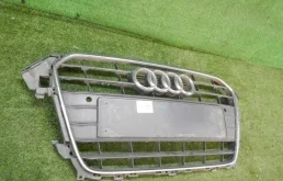 Решетка радиатора для Audi A4 2010 года на фотографиях