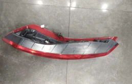 Фонарь внешний правый для Nissan X-Trail 2012 года на фотографиях