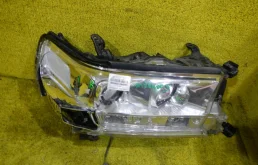 Фара правая для Toyota Land Cruiser 2021 года на фотографиях