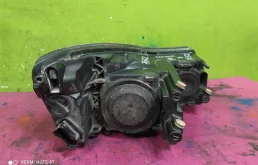 Фары для Skoda Octavia 2004 года на фотографиях