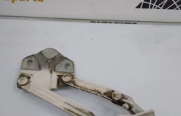 Петля капота правая для Volkswagen Caddy 2017 года на фотографиях