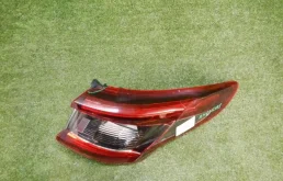 Фонарь внешний правый для Nissan Qashqai 2018 года на фотографиях