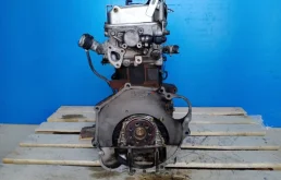 Двигатель без навесного для Mitsubishi Galant 2005 года на фотографиях