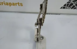 Петля капота левая для Volkswagen Caddy на фотографиях