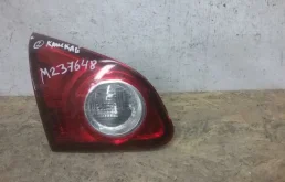 Фонарь внутренний левый для Nissan Qashqai 2010 года на фотографиях