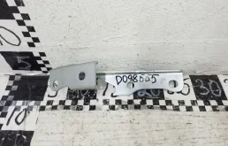 Петля капота левая для Hyundai Accent 2002 года на фотографиях