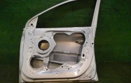 Дверь передняя правая для Hyundai ix35 2010 года на фотографиях