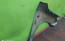 Крыло левое для Skoda Fabia 2011 года на фотографиях