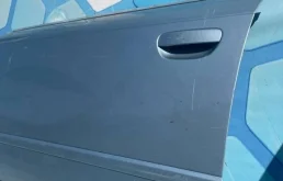 Дверь передняя левая для Audi A4 2004 года на фотографиях