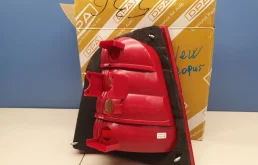 Фонарь внешний правый для Skoda Octavia 2000 года на фотографиях