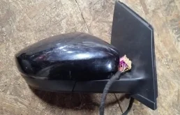 Зеркало боковое правое для Volkswagen Polo 2014 года на фотографиях