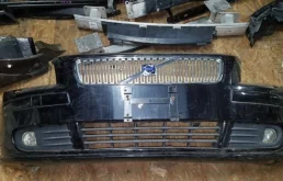 Бампер передний для Volvo S40 2011 года на фотографиях