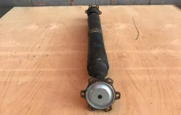 Карданный вал задний для Mitsubishi Pajero 2014 года на фотографиях