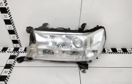 Фонарь левый для Toyota Land Cruiser 2013 года на фотографиях