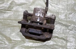 Суппорт задний левый для Toyota Avensis на фотографиях