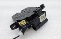 Замок багажника для BMW 5er 2017 года на фотографиях