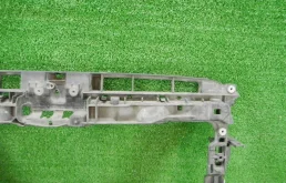 Панель радиатора (телевизор) для Volkswagen Golf 2015 года на фотографиях