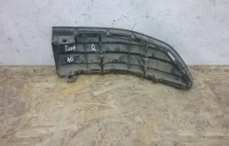 Решетка переднего бампера для Toyota RAV4 2014 года на фотографиях