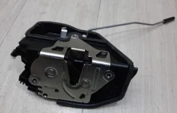 Уплотнитель передней правой двери для BMW 5er 2015 года на фотографиях